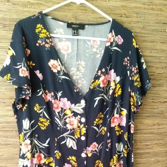 🌸 Forever 21+ Floral Button-Front Navy Mini Dress – Size 2X - Plus Size - Picture 1 of 9